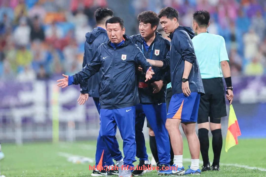 世俱杯直播-篮球比赛中的防守反击策略为什么常常决定比赛走势？（篮球防守反击战术图解）